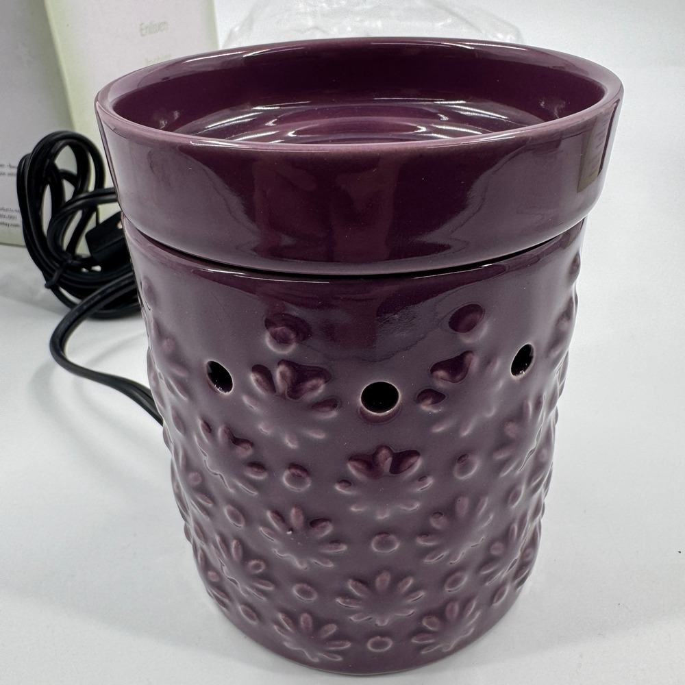 Scentsy‎ Cosmos Wax Warmer Mid-Size Purple Embossed Ceramic Floral Electric